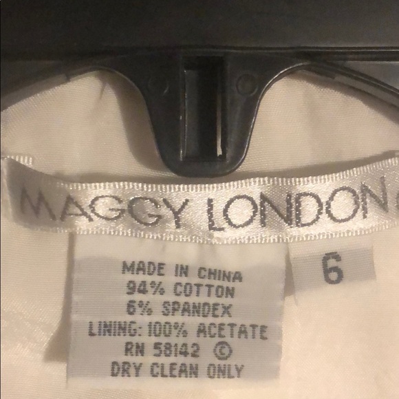 White designer mini skirt suit excellent shape - Picture 3 of 4